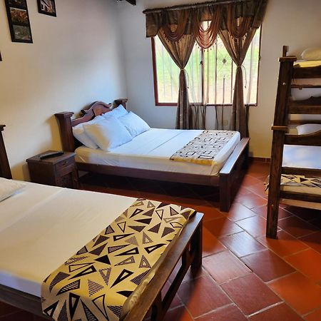 Hotel Campestre Palmas Del Zamorano San Gil Exteriör bild