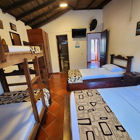 Hotel Campestre Palmas Del Zamorano San Gil Exteriör bild