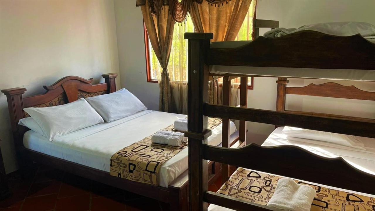 Hotel Campestre Palmas Del Zamorano San Gil Exteriör bild