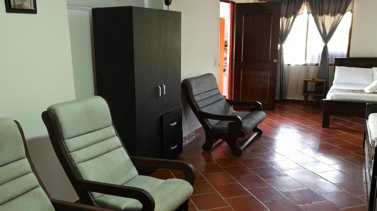 Hotel Campestre Palmas Del Zamorano San Gil Exteriör bild
