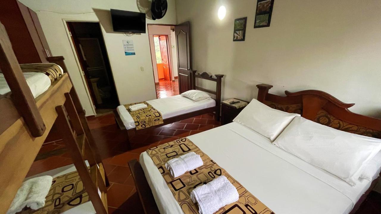 Hotel Campestre Palmas Del Zamorano San Gil Exteriör bild