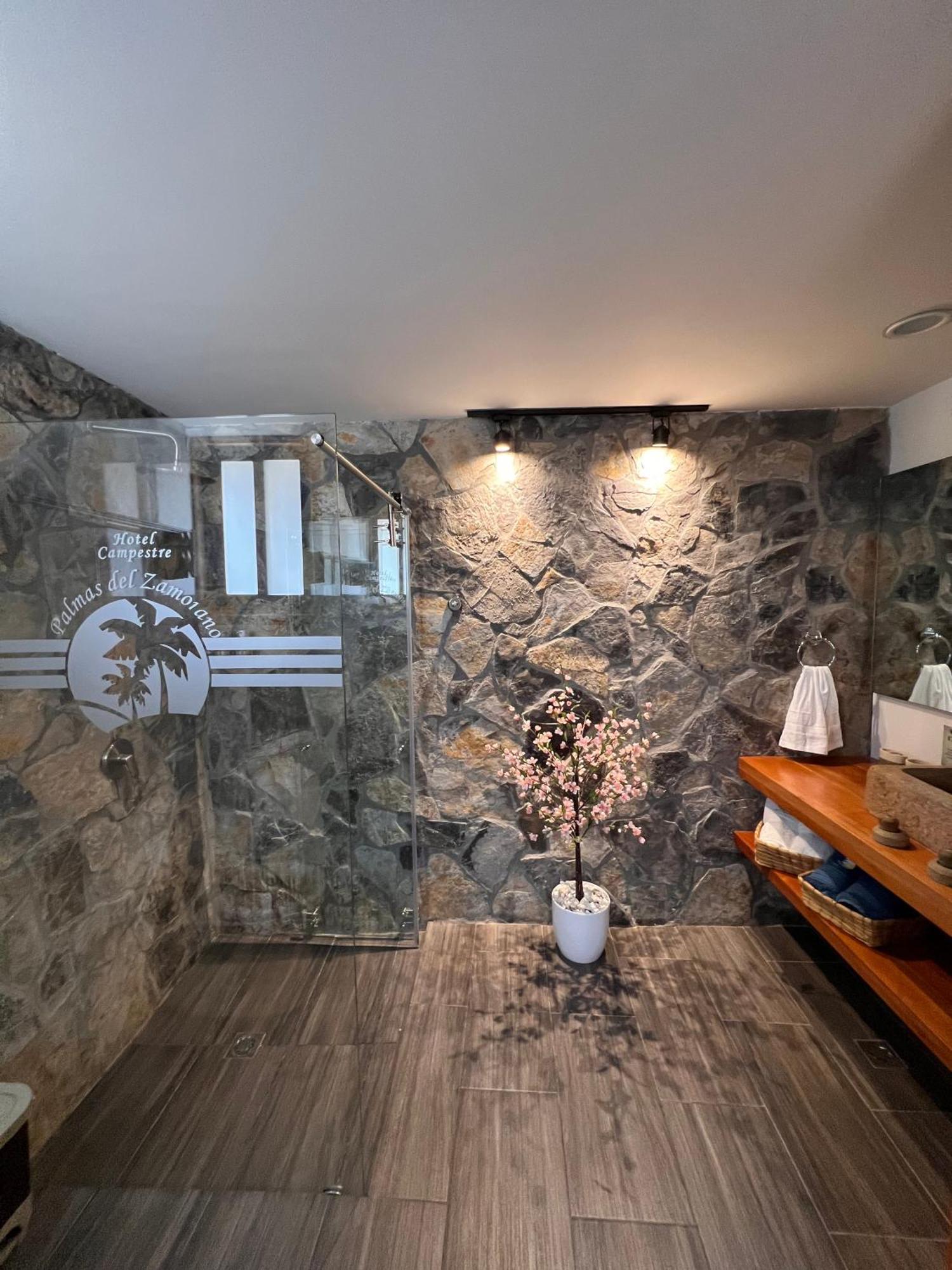 Hotel Campestre Palmas Del Zamorano San Gil Exteriör bild
