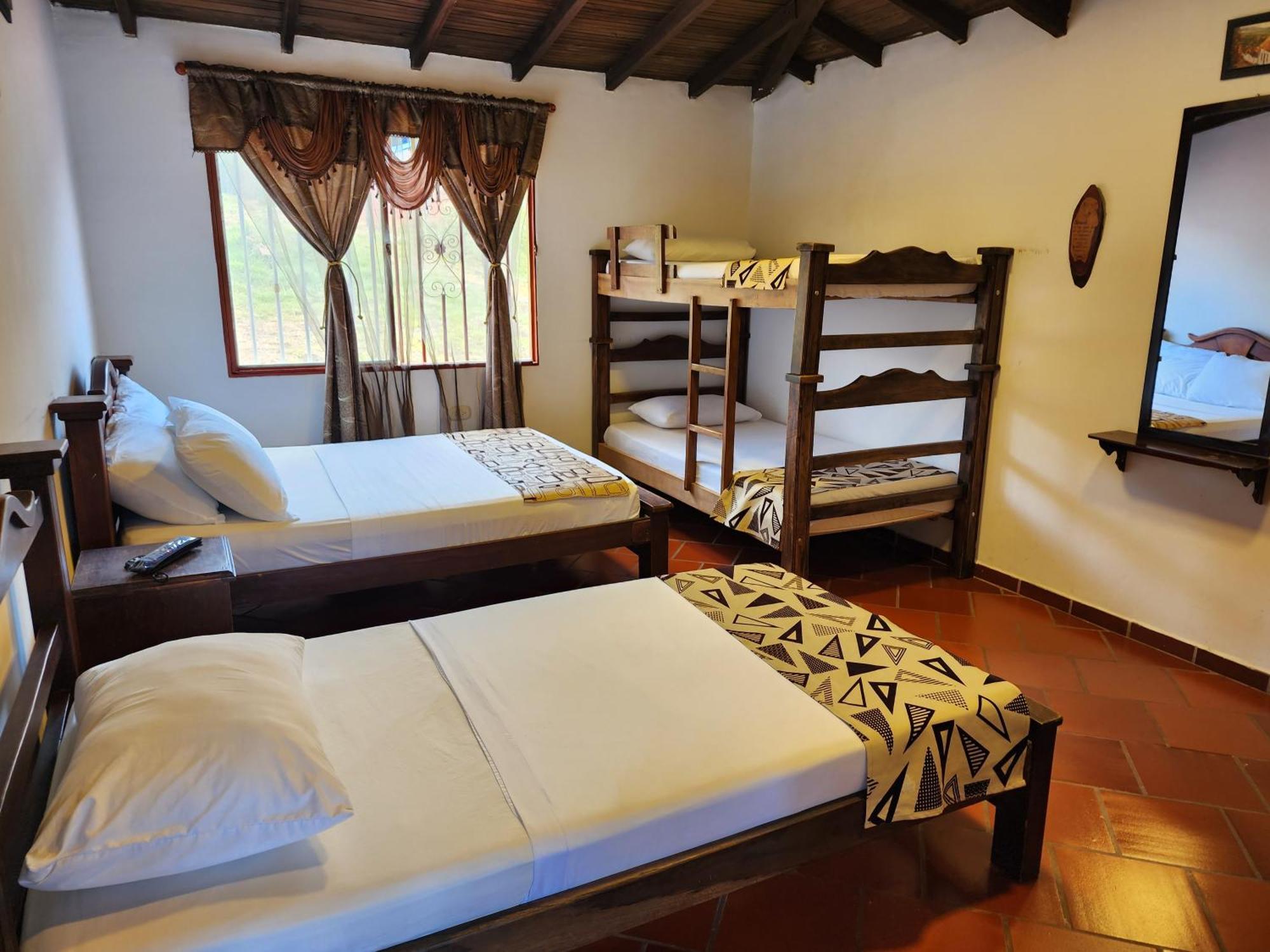 Hotel Campestre Palmas Del Zamorano San Gil Exteriör bild