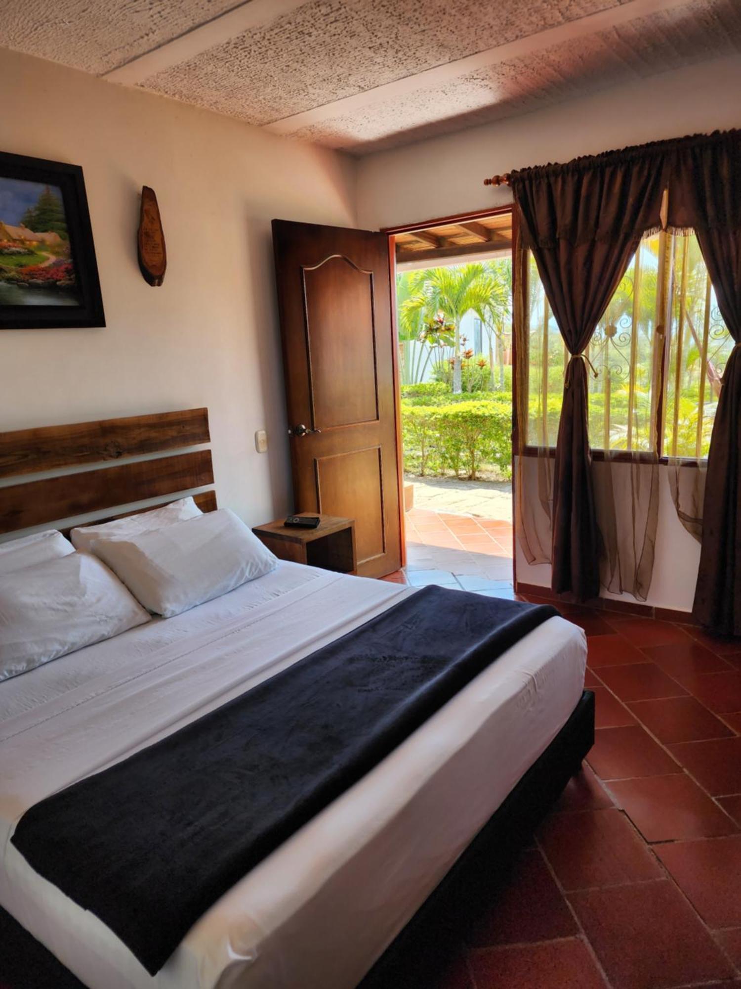 Hotel Campestre Palmas Del Zamorano San Gil Exteriör bild