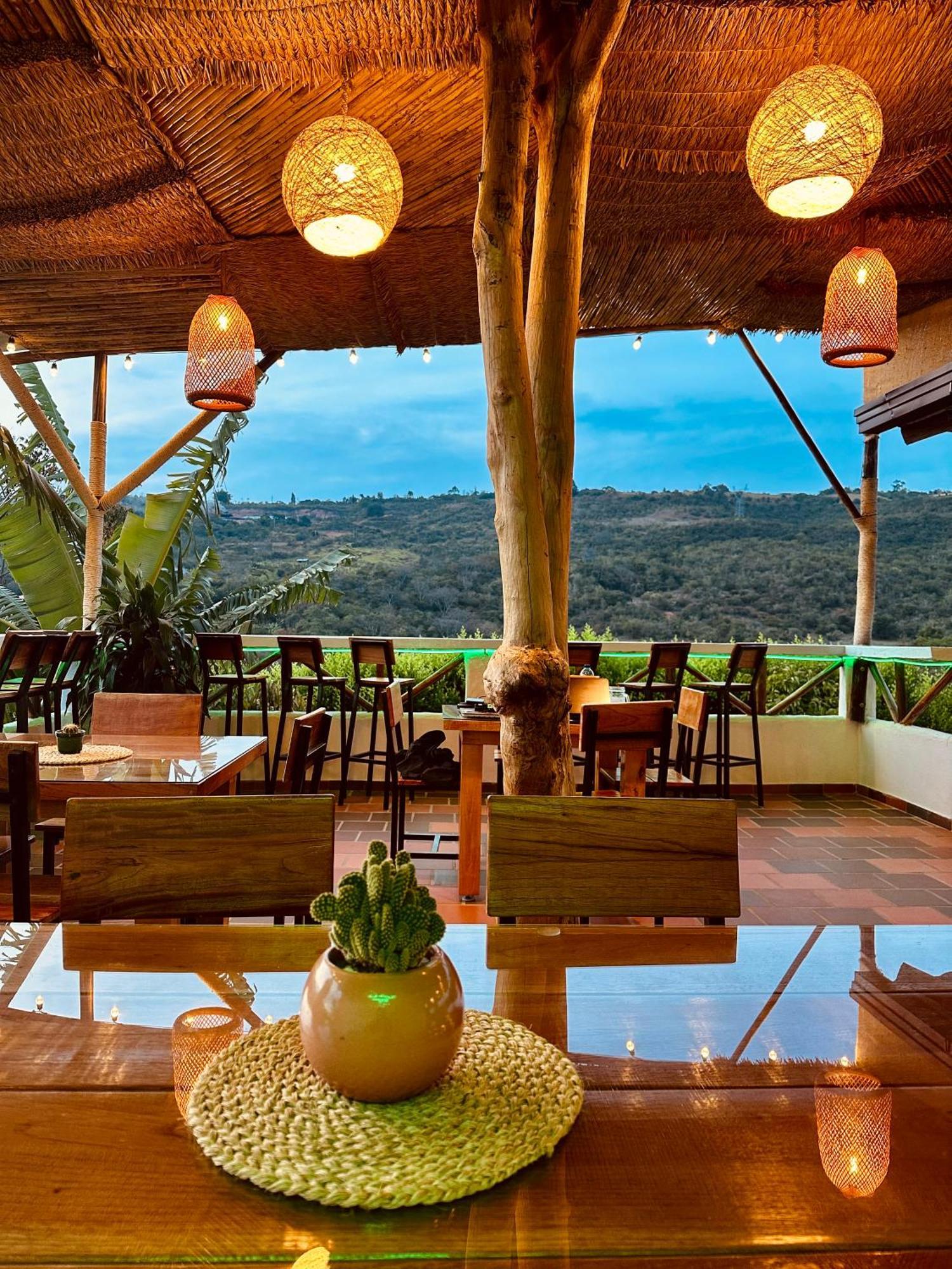 Hotel Campestre Palmas Del Zamorano San Gil Exteriör bild