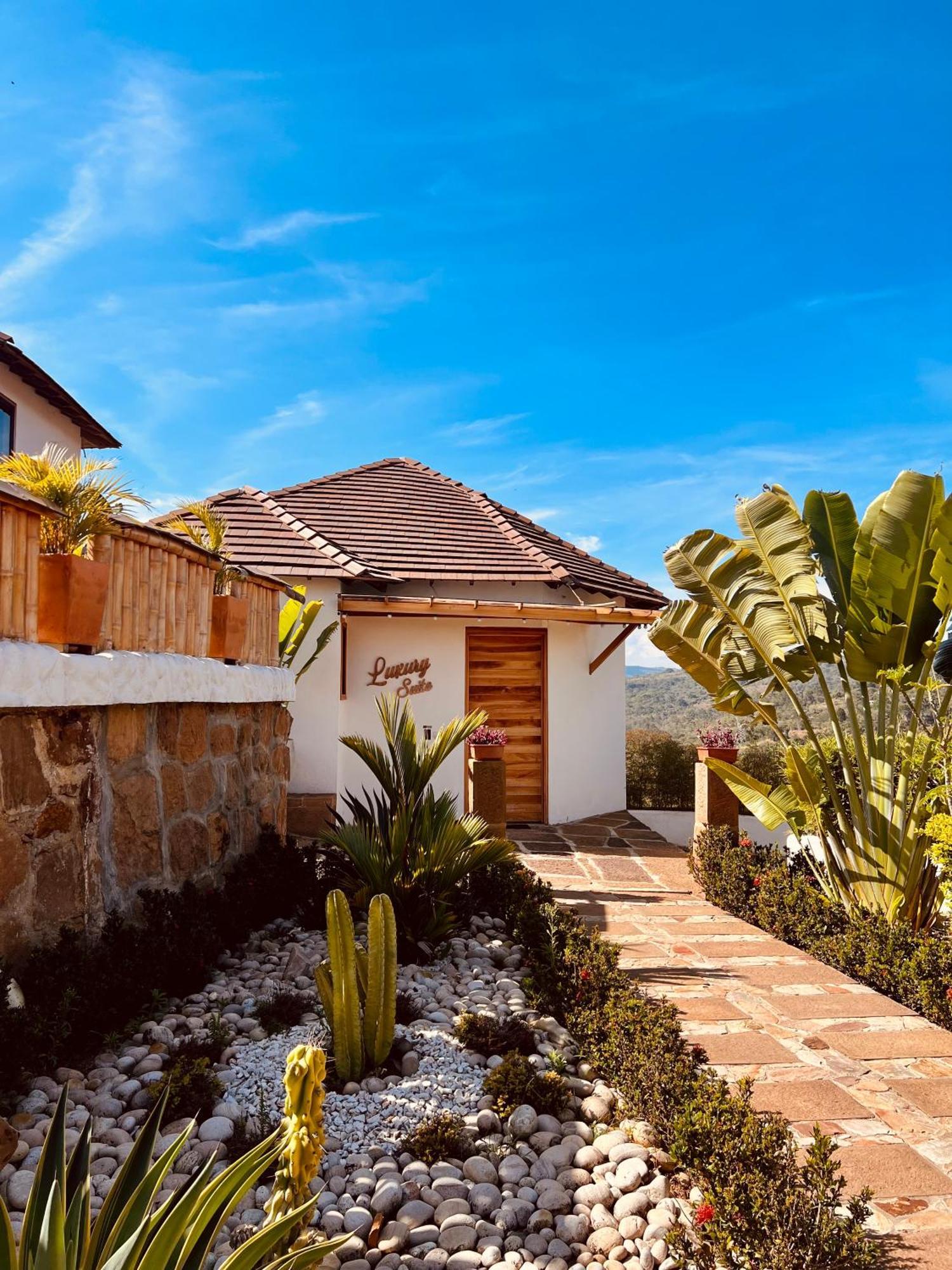 Hotel Campestre Palmas Del Zamorano San Gil Exteriör bild