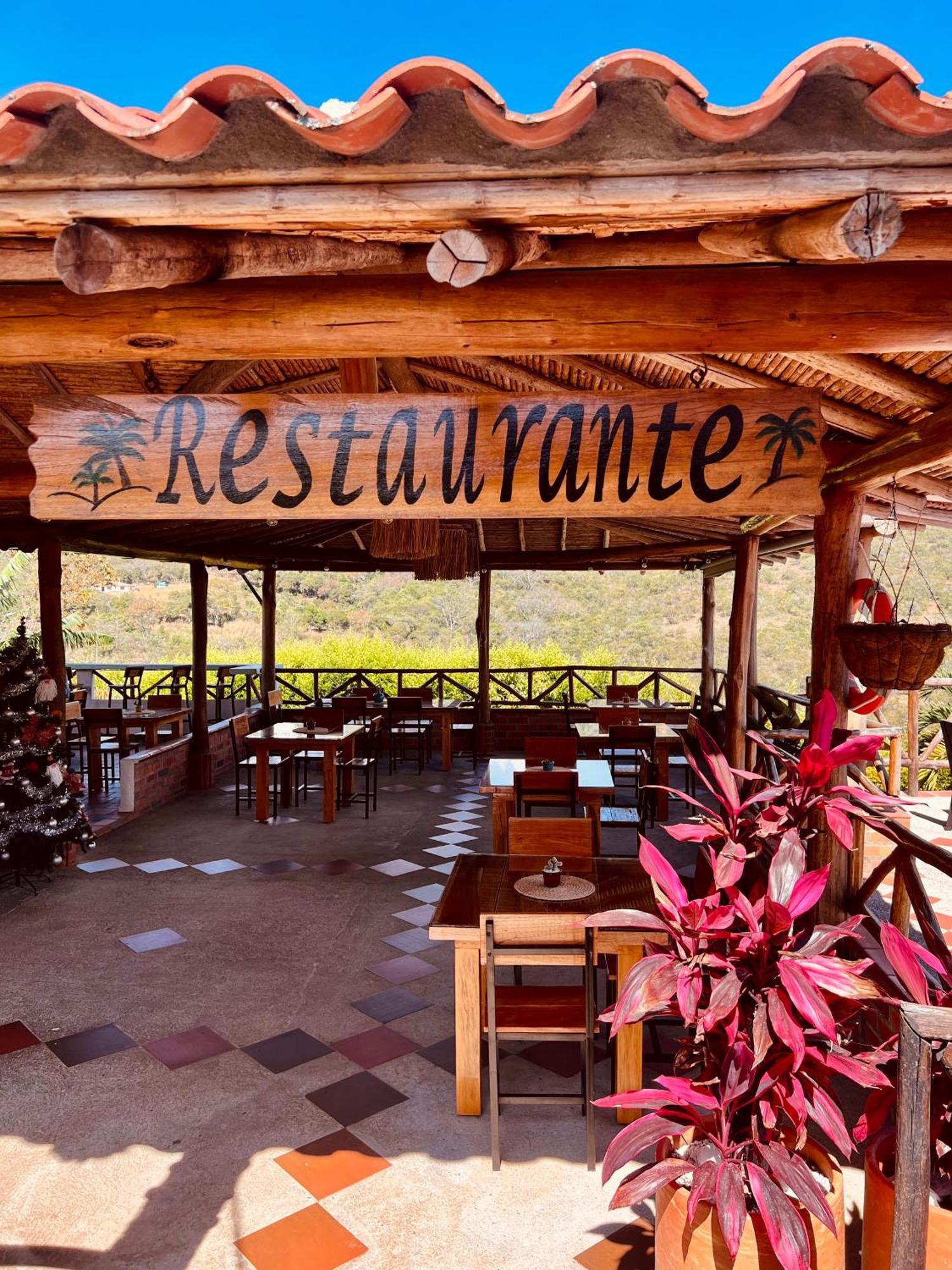 Hotel Campestre Palmas Del Zamorano San Gil Exteriör bild