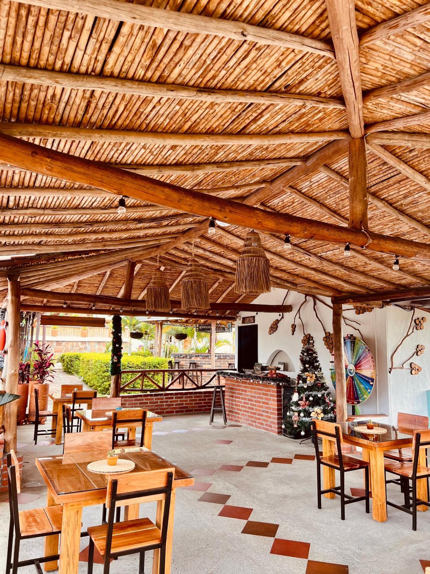 Hotel Campestre Palmas Del Zamorano San Gil Exteriör bild